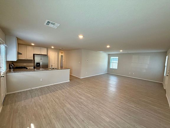 5th image of 5115 Hornbeck Hts