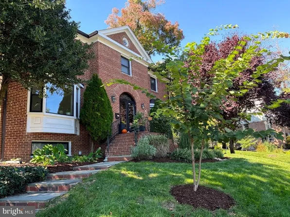 500 Canterbury Ln, Alexandria, VA 22314