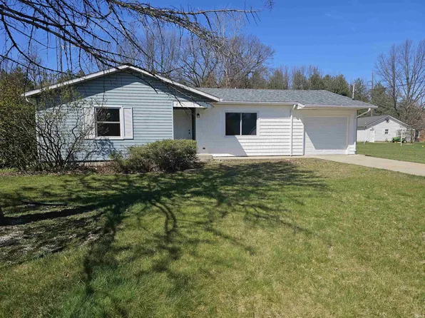 1009 Denney St, Knox, IN 46534