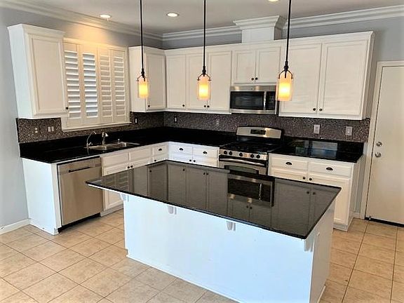 4th image of 1176 Parkside Dr