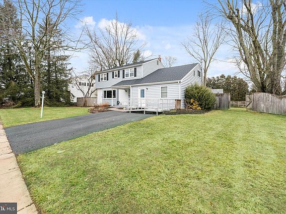 3rd image of 3301 Englewood Rd