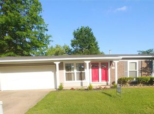 11738 Vizcuya Ct, Florissant, MO 63033