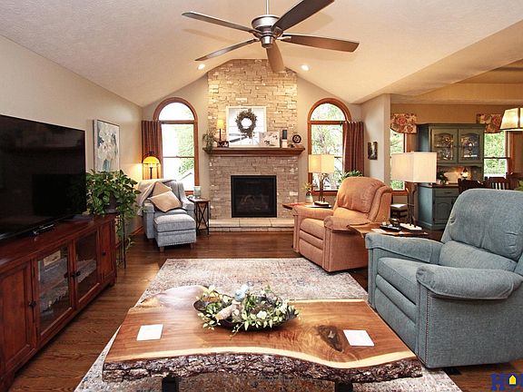 3rd image of 4624 Birch Creek Dr