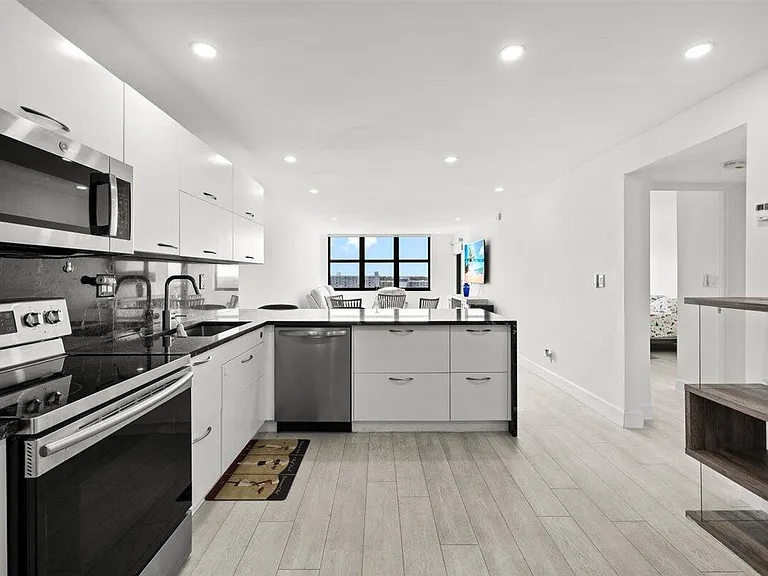 1401 N Riverside Dr #1104 — Photo 5