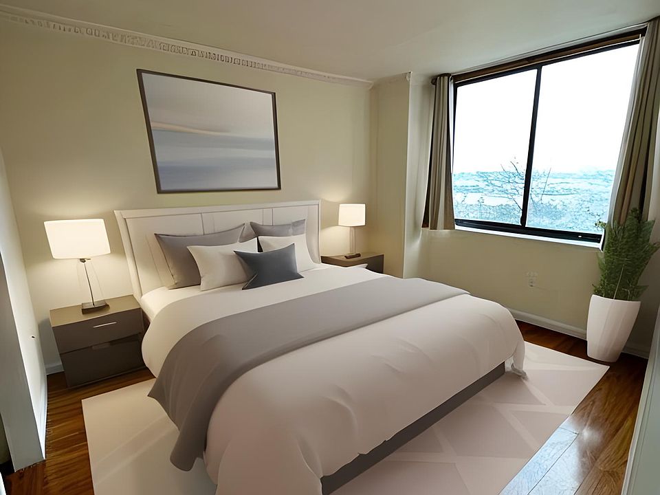 Bedroom (Virtually Staged)