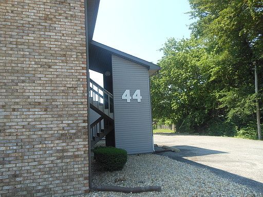 2nd image of 44 Orchard Dr APT 05