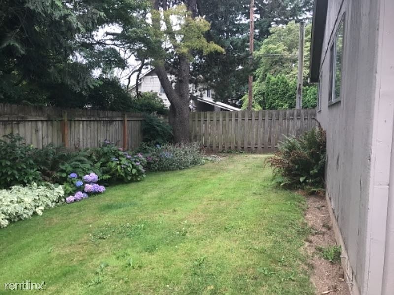 2nd image of 3704 SE Lambert St