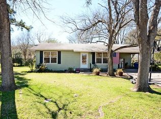 1114 W 2nd St, Elgin, TX 78621