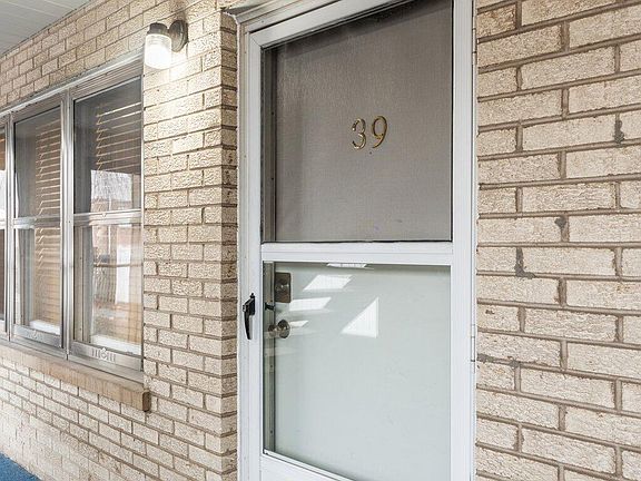 3rd image of 8821 Schneider Ave Unit 39