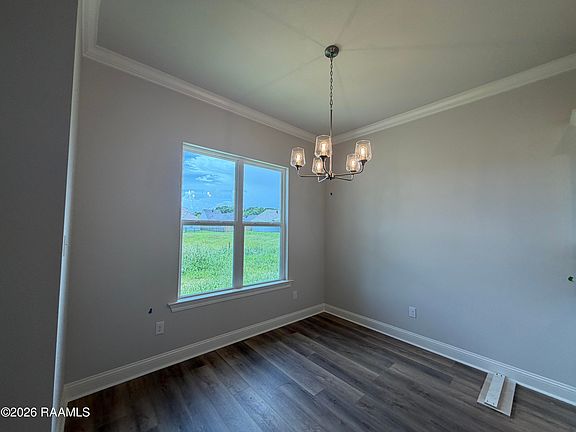 5th image of 303 High Point Way