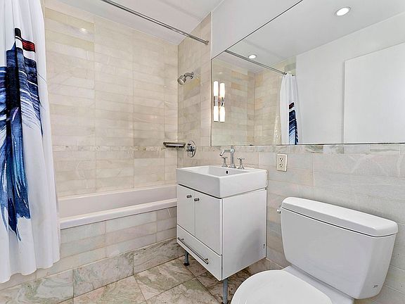 5th image of 635 W 42nd St APT 14K