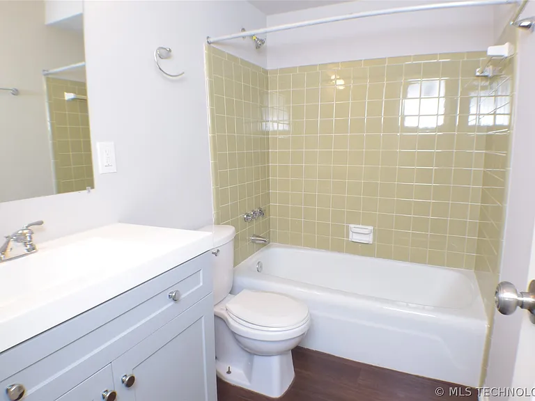 4711 S Fulton Pl — Photo 10