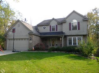 3913 Dun Rovin Ct, Commerce Twp, MI 48382