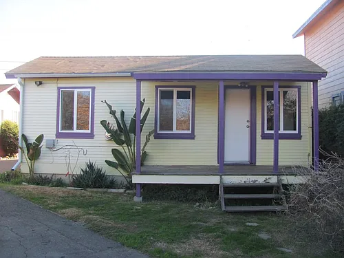 182 Brook St Photo 1