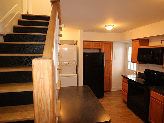 4th image of 29 Carver St APT B