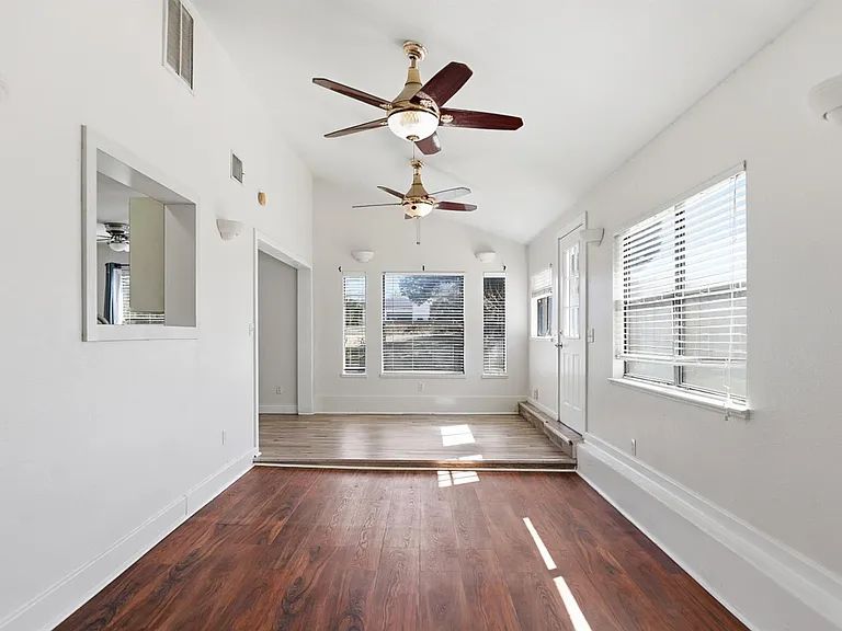 128 Skyview Ter — Photo 10