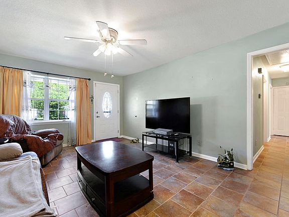 4th image of 2743 Camino Grande St