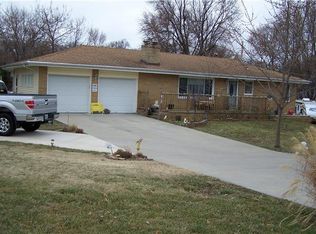 8125 N Washington Cir, Kansas City, MO 64118