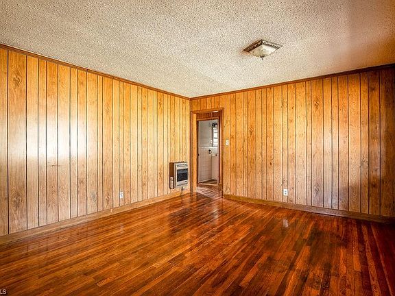 3rd image of 1616 Lucas Ave