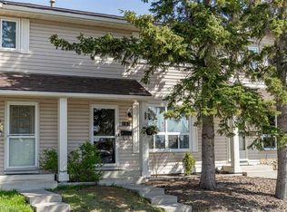 165 NW Woodmont Ter SW, Calgary, AB T2W4Z4