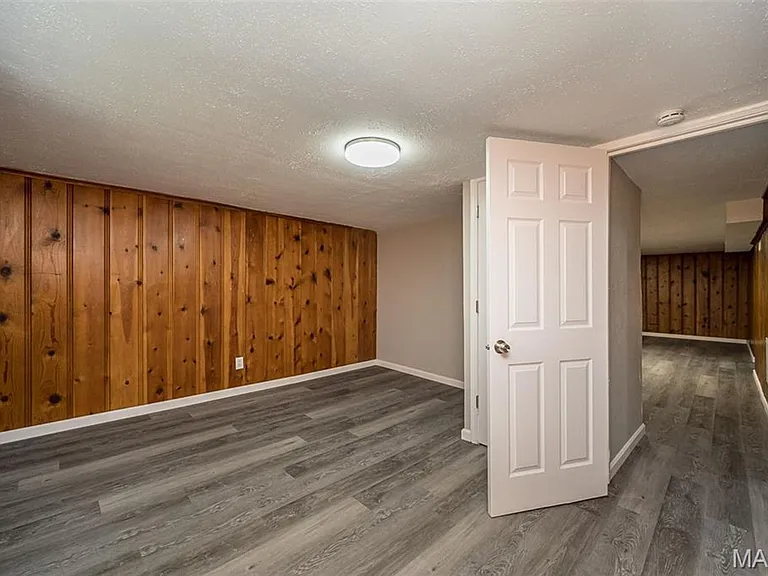 1225 Newark Dr — Photo 12