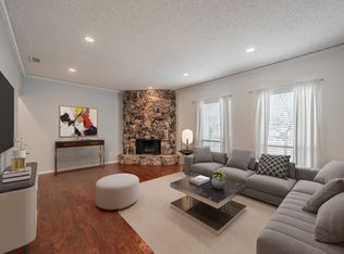 3020 Stonehenge Ln, Carrollton, TX