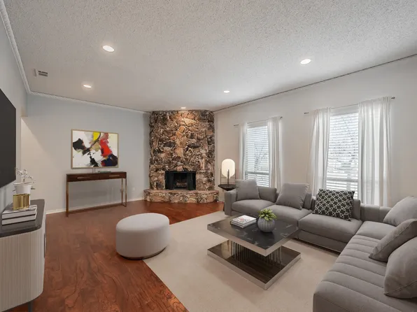 3020 Stonehenge Ln, Carrollton, TX 75006