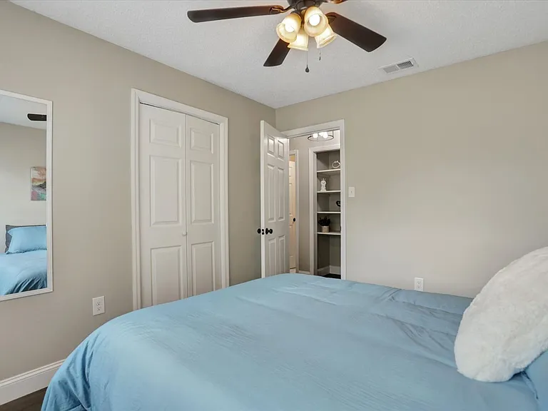 720 Dixon St — Photo 42
