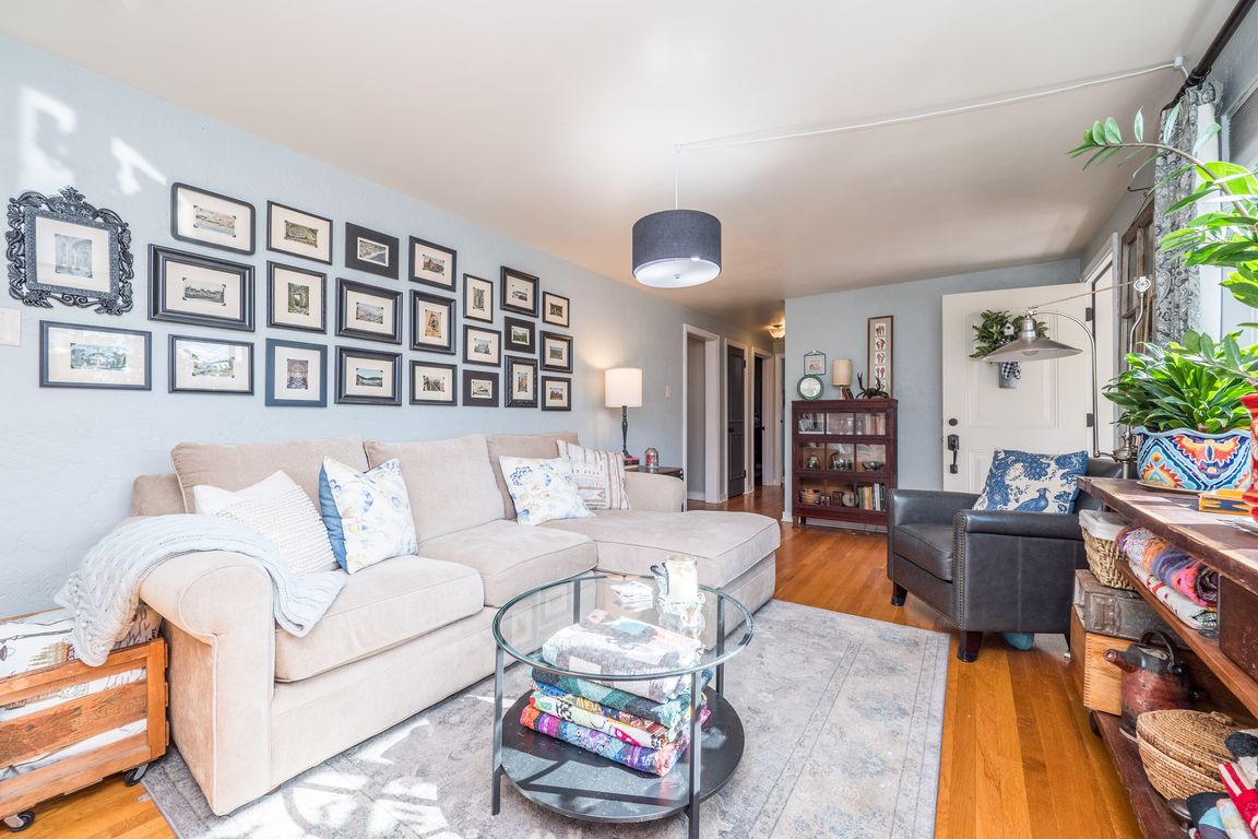 next background image