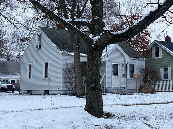 3rd image of 121 Sherwood St