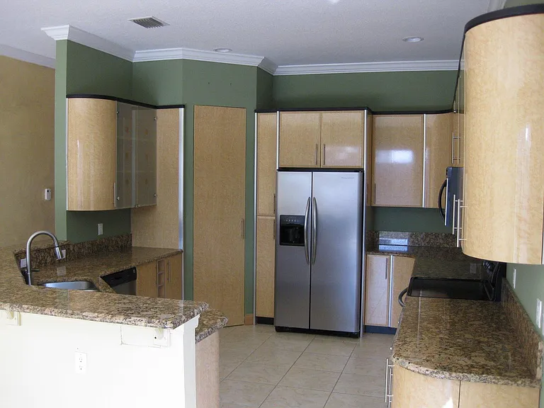 2145 NW 3rd Ct — Photo 9