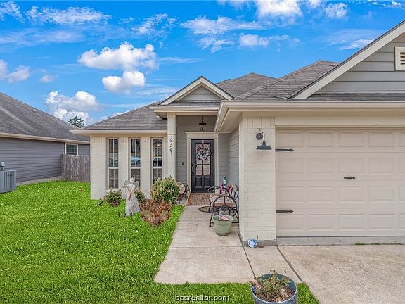3rd image of 3721 Mariposa Ct