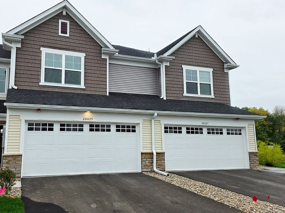 Gorgeous 3 bed 3 bath new construction home in award winning school districts!