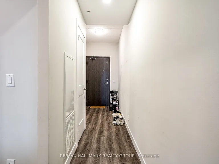 15 Queen St S #1006 — Photo 8