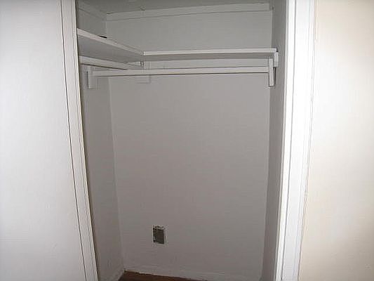 2nd image of 25-34 Crescent St #3L