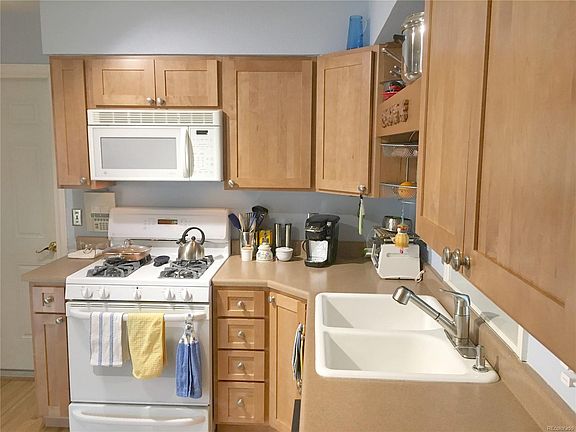 2nd image of 3070 S Hoyt Way