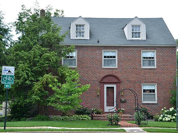 2nd image of 1301 Oak Hill Ave