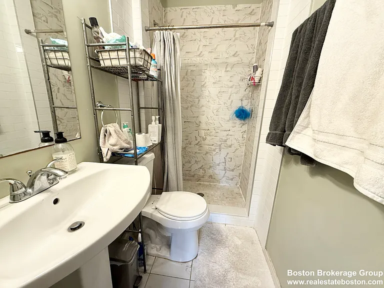 409 Dudley St — Photo 24