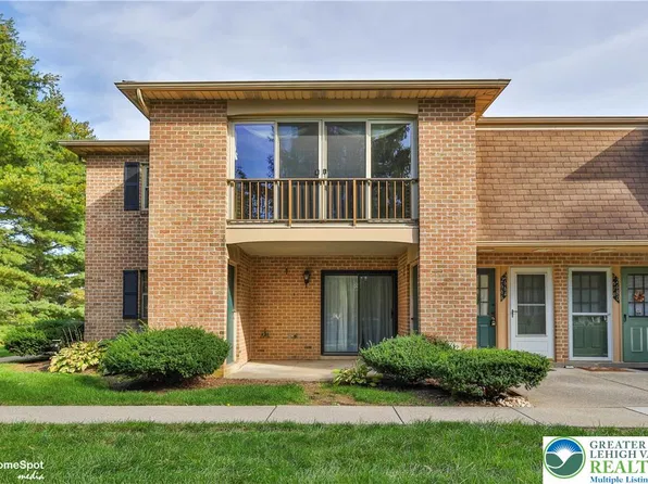 2666 Rolling Green Pl, Macungie, PA 18062