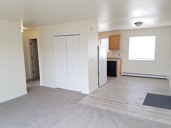 Lining room to dining room