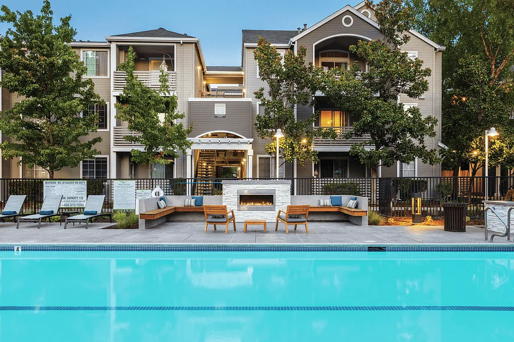 Bell Almaden — Photo 1