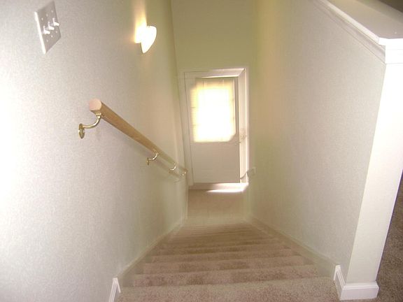 4th image of 905 E Park St APT M2