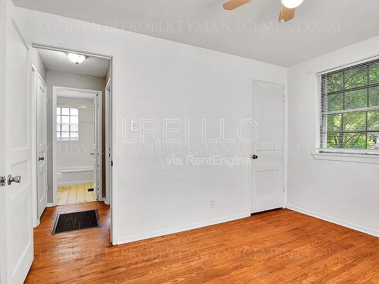 702 Compton St — Photo 7