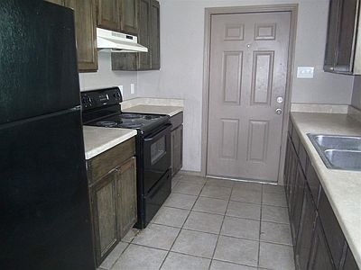 2nd image of 523 Prada Machin Dr