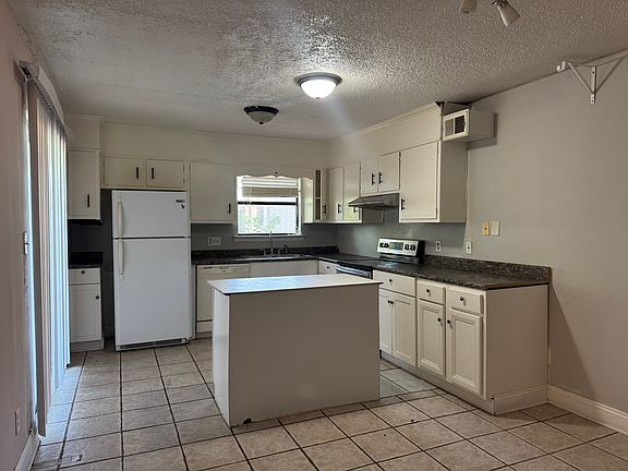 2nd image of 6103 1/2 E Shore Dr APT C