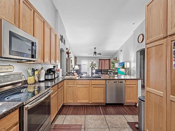 5th image of 1203 W Carol Ann Way