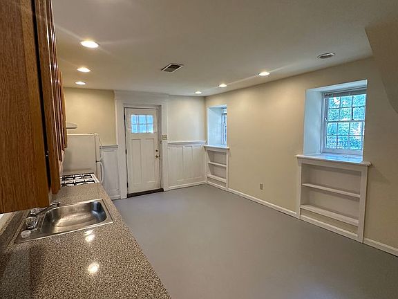 3rd image of 2611 Eden Ave #B
