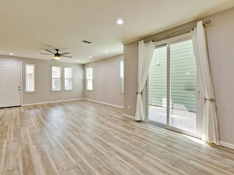 309 Rayos Del Sol Dr — Photo 11