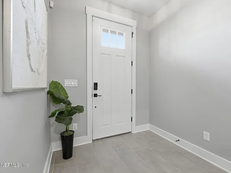 1625 Bridgeton Dr — Photo 4
