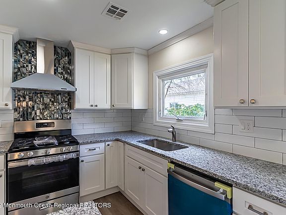 2nd image of 445 Costa Mesa Dr